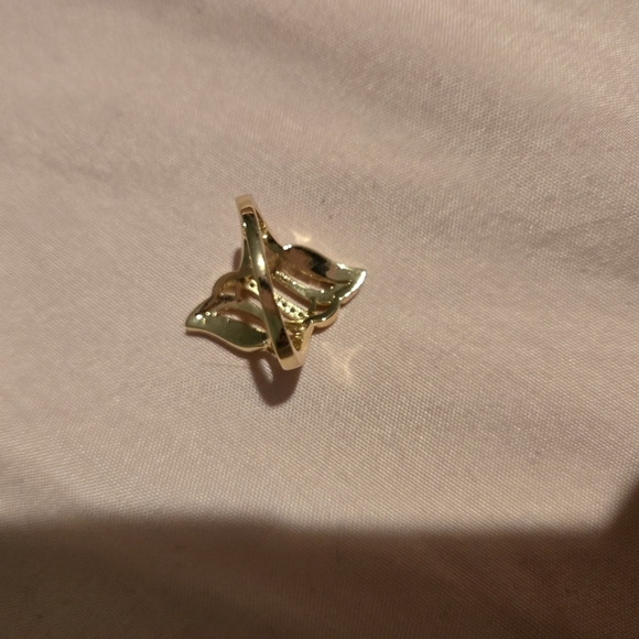 21kgp Dubai Jewelry -Gold Geometric Split Band Ring with Emerald-Cut Stone - Picture 7 of 7